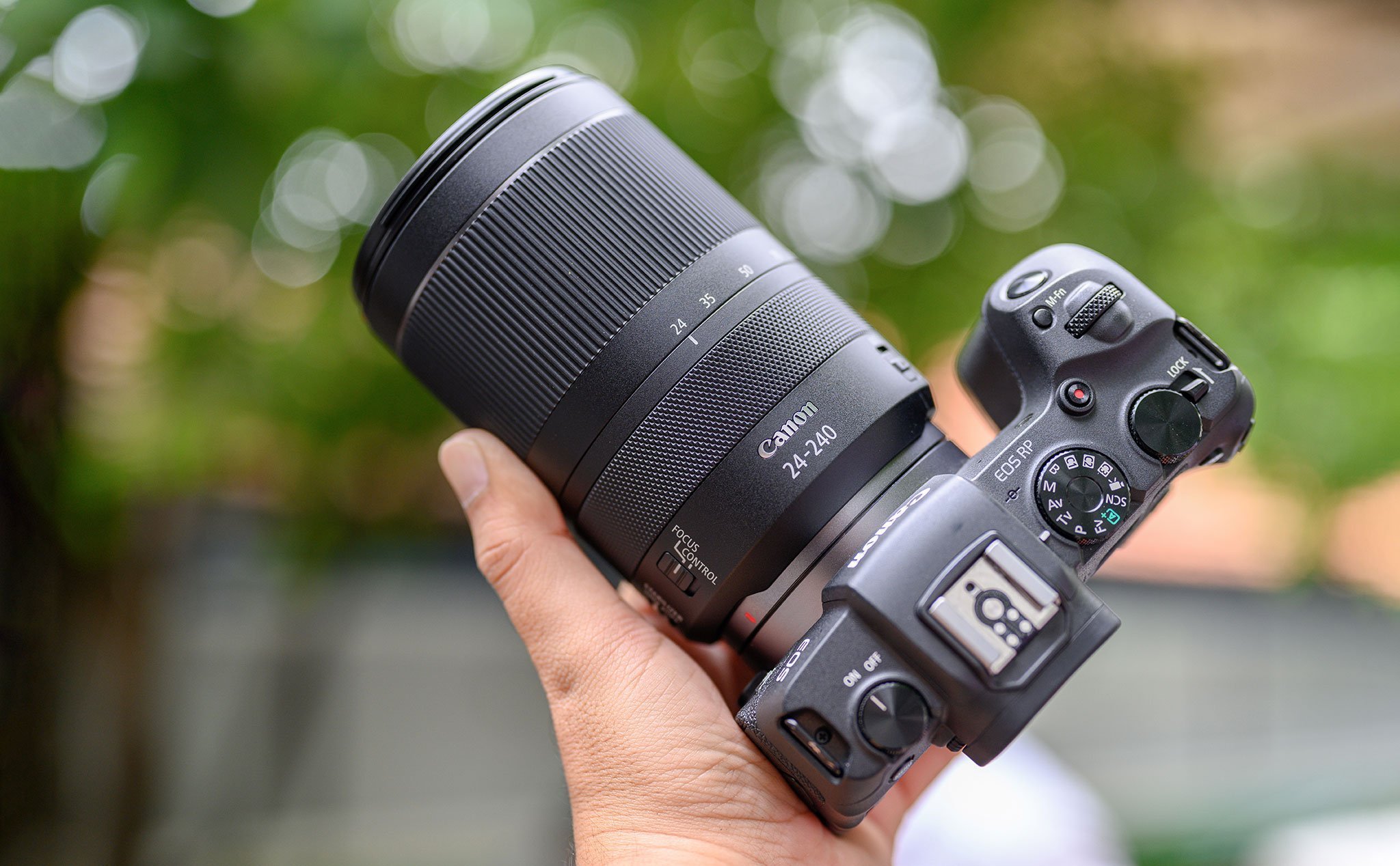 Ống kính Canon RF 24-240mm F4-6.3 IS USM