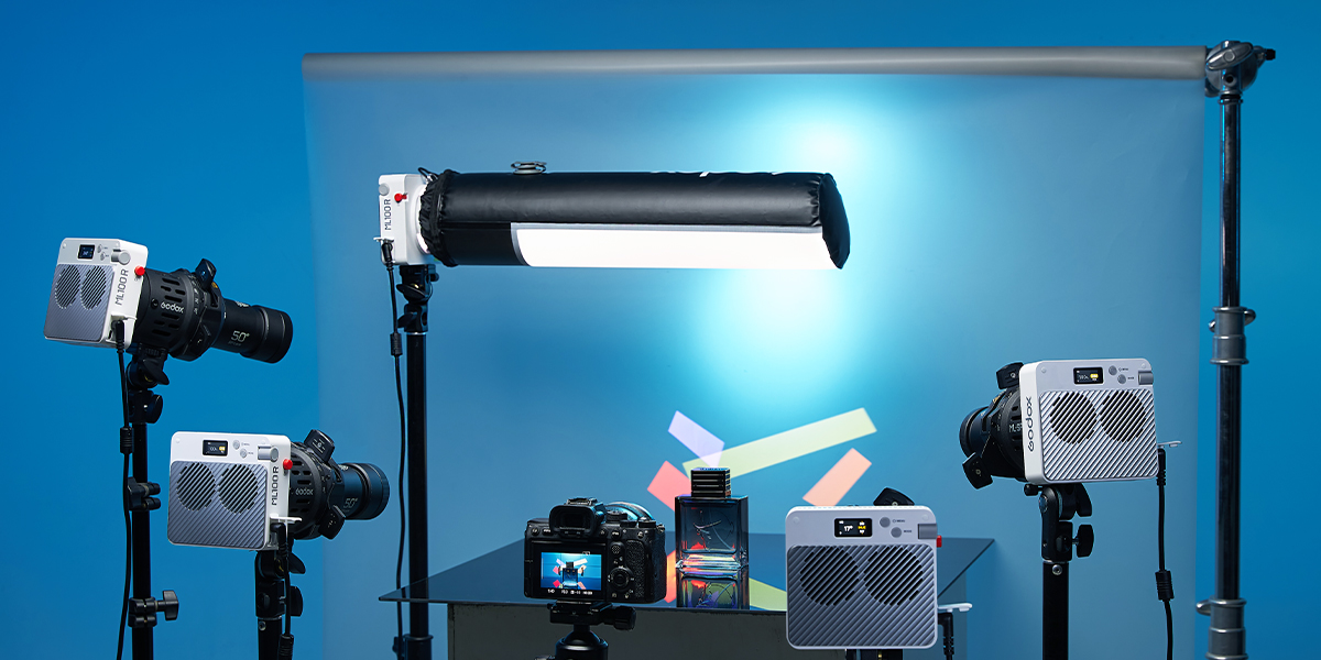 Đèn led Godox ML100R RGB Portable