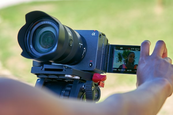 Máy ảnh Sony FX30 + XLR Handle Unit
