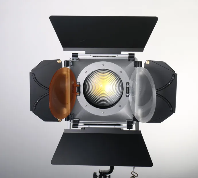 ĐÈN NiceFoto LED fresnel light CL-2000WS 5500k