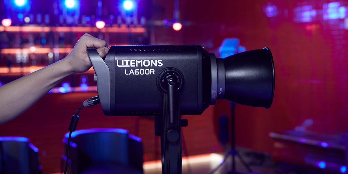 Đèn Godox LITEMONS LA600R RGB LED Monolight Kit (Black) kèm túi