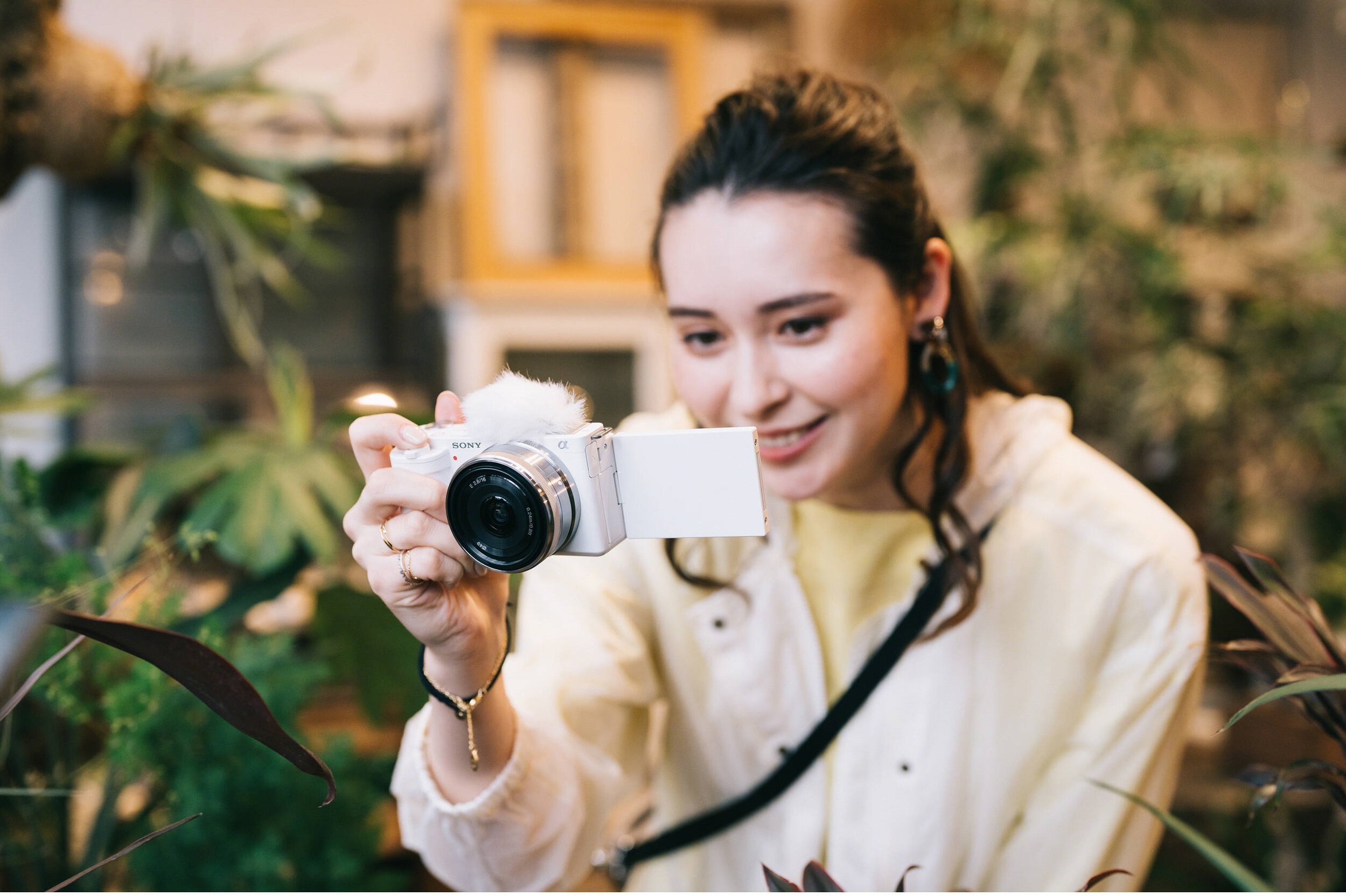 Máy ảnh Sony ZV-E10 (Black, Body Only)