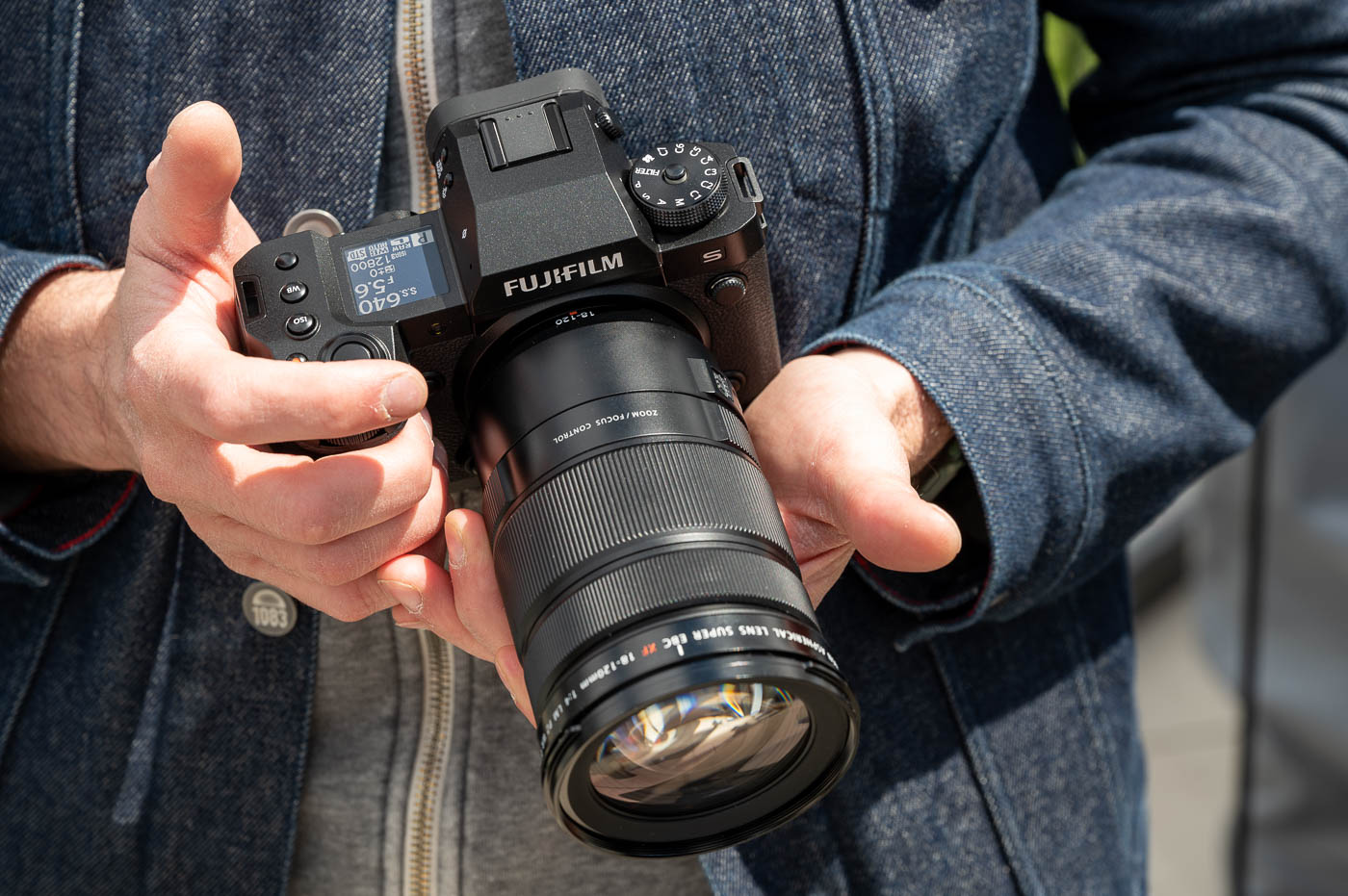 Ống kính FUJIFILM XF 18-120mm f/4 LM PZ WR