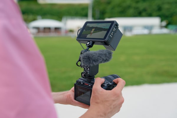 Máy ảnh Sony FX30 + XLR Handle Unit