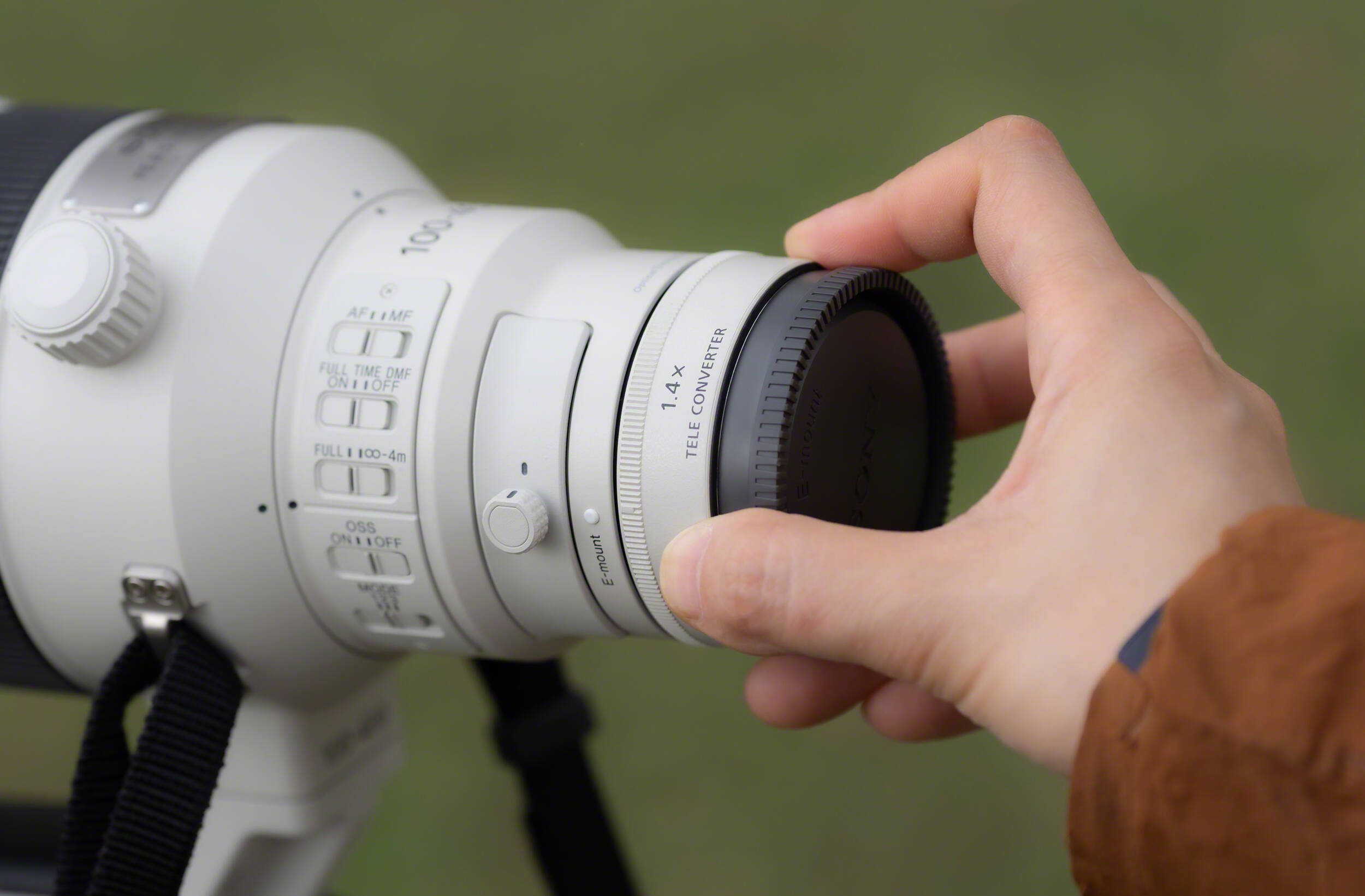 Ống kính Sony FE 100-400mm F4.5 GM OSS / SEL100400MCQSYX