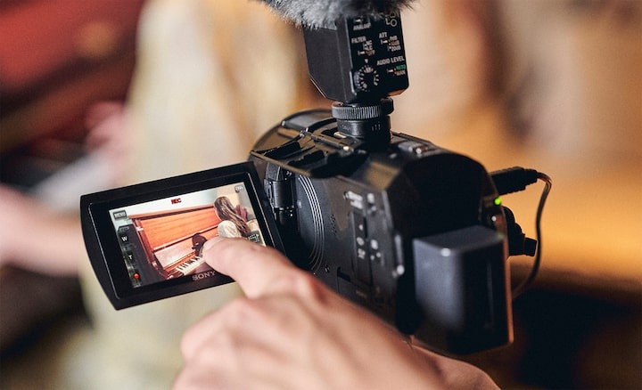 Máy Quay Phim Sony FDR-AX43A UHD 4K Handycam