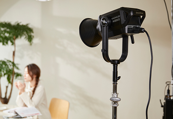Đèn led Godox M200D 5600k