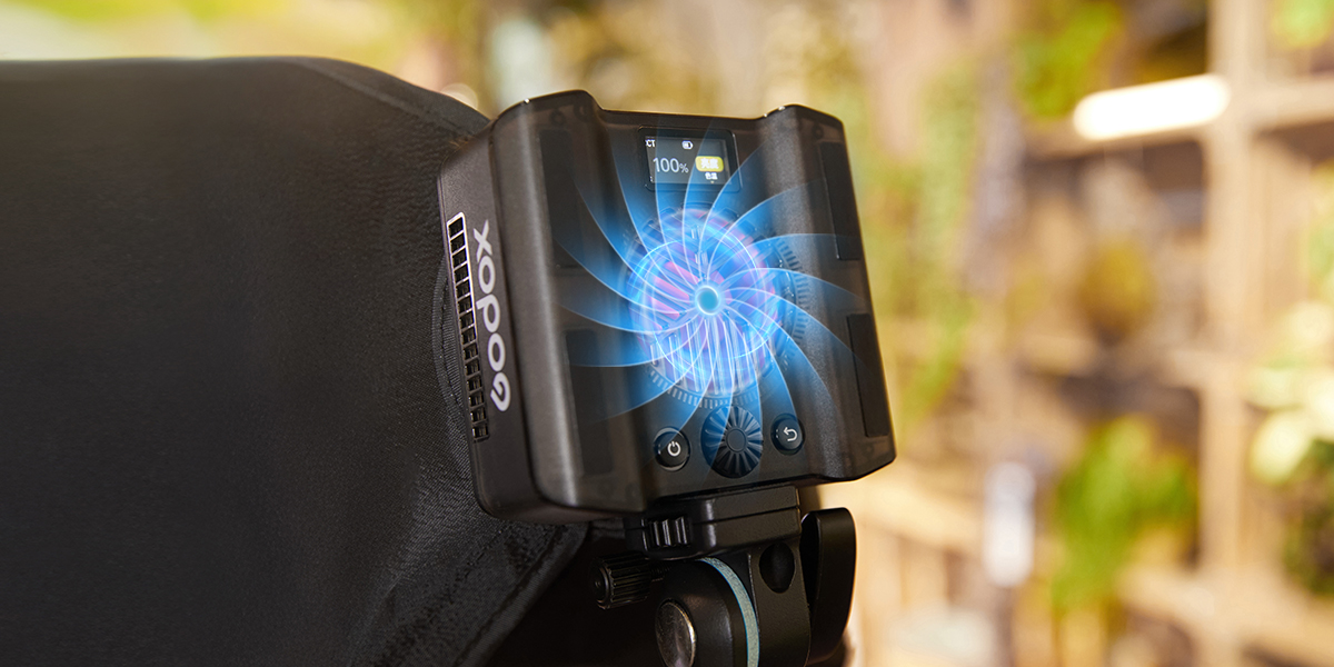 Đèn Led Godox ML40R RGB 1800-10000K CCT
