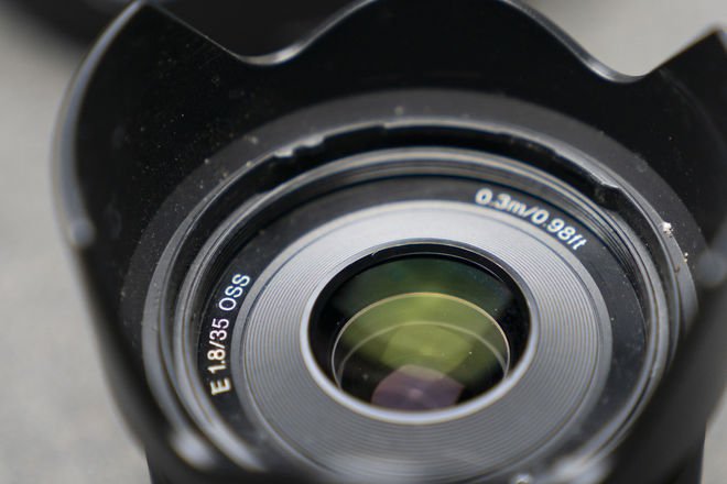 Ống kính Sony E 35mm f/1.8 OSS