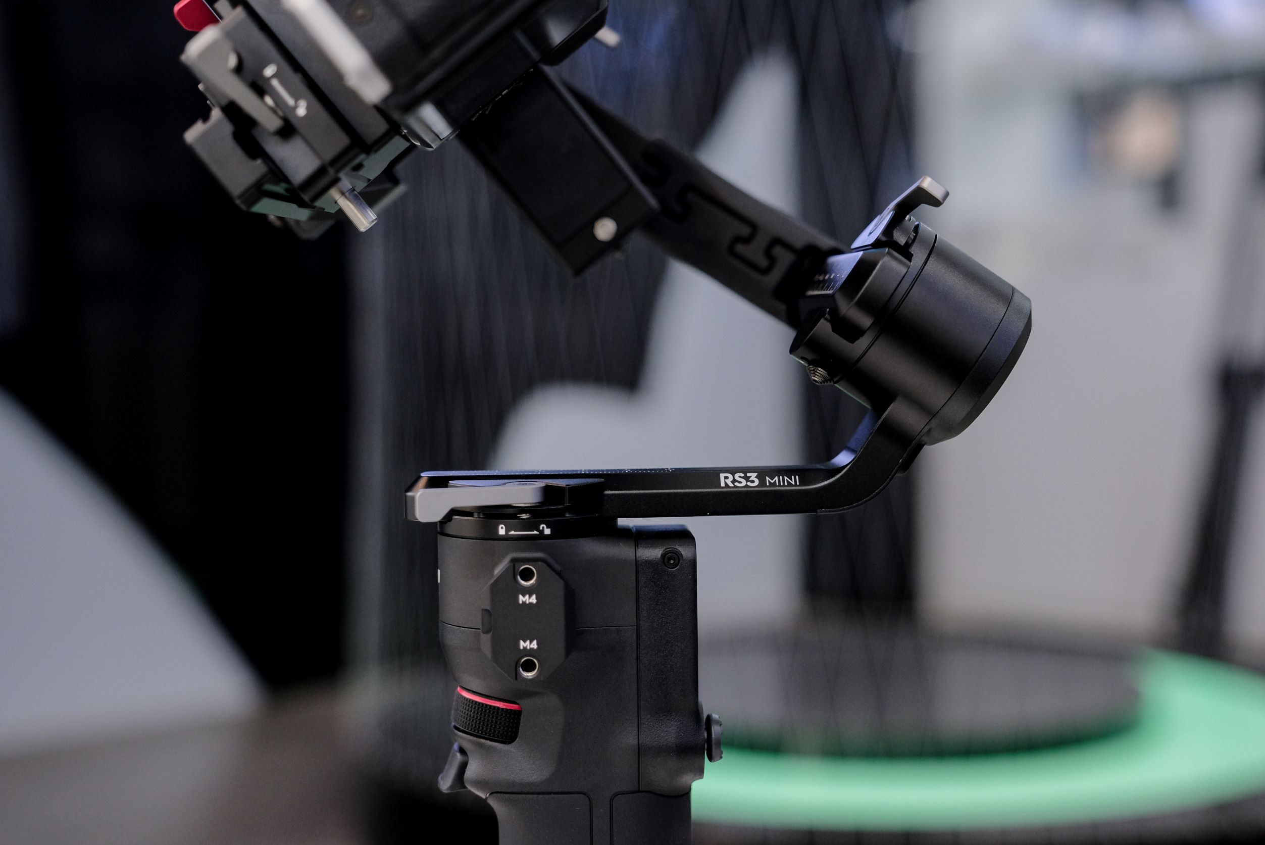 Gimbal chống rung DJI Ronin RS 3 Mini